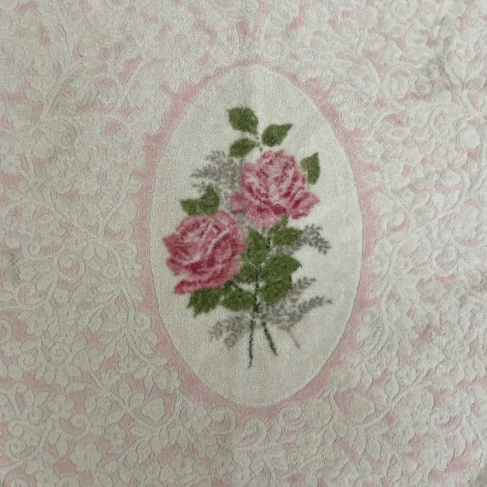 Vintage Cannon Royal Family Pink Rose Cotton Reversible Bath Towel 1950's‎